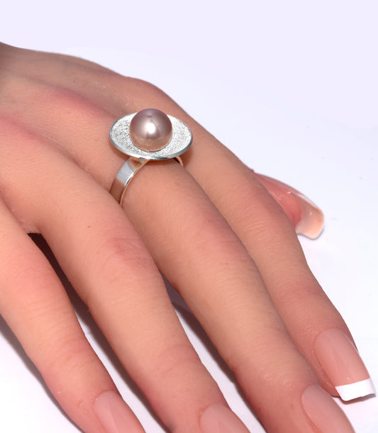 Sterling Silver Textured Bowl-Shaped Ring With Pink Pearl